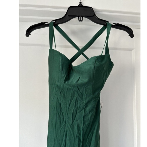 NEW La Femme Lace Up Back Jersey Mermaid Gown  Size 00 - Picture 6 of 12